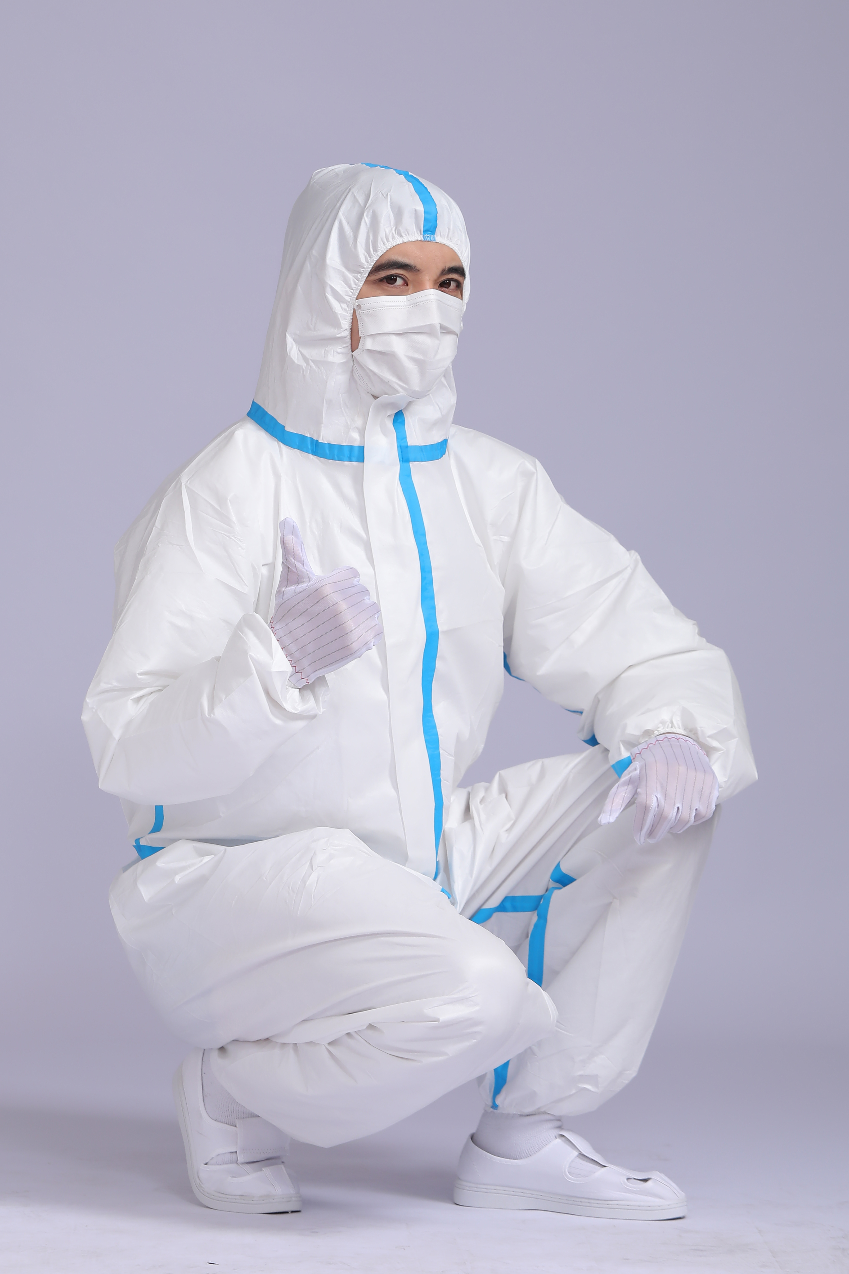 防静电服穿着前必须检查什么？