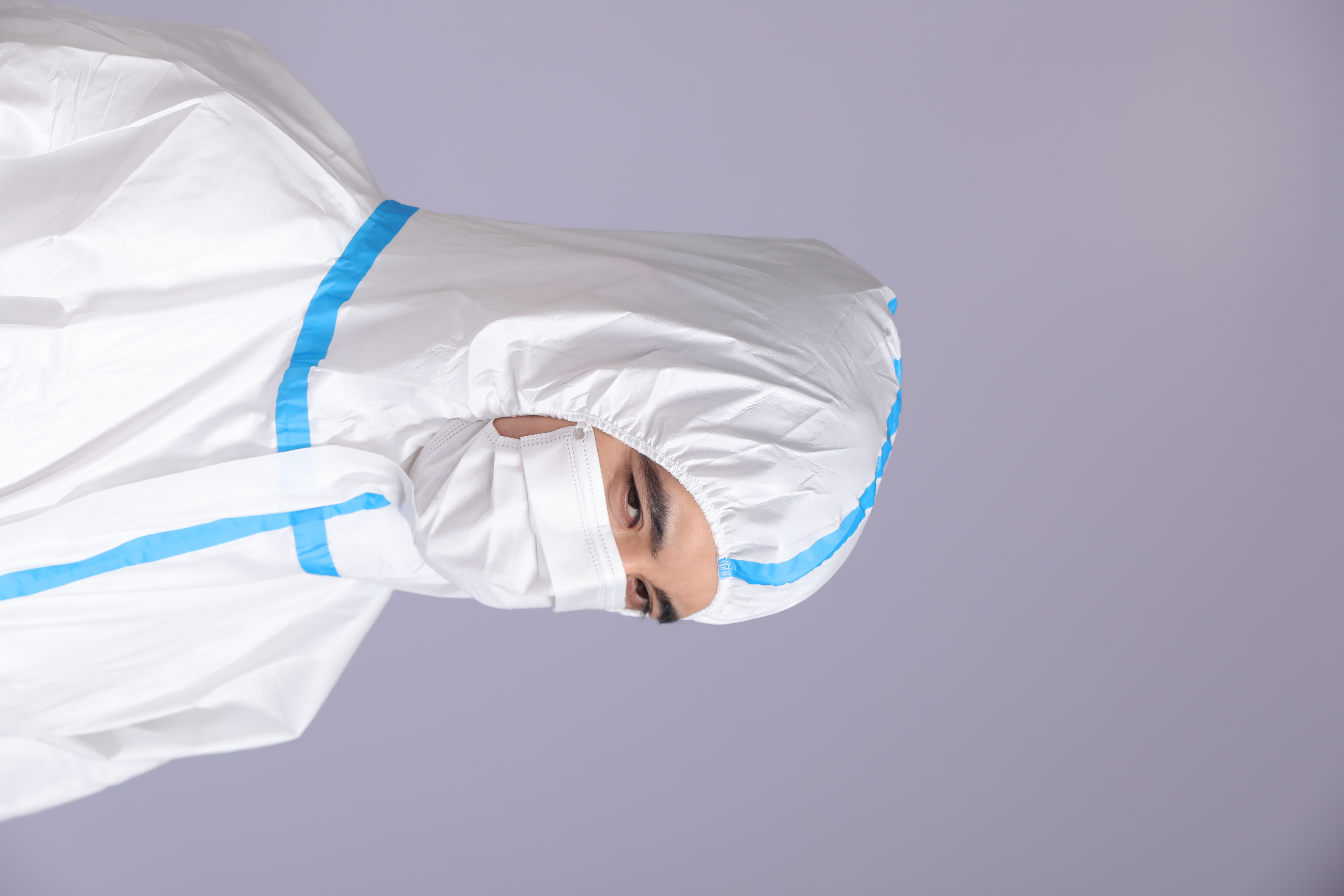 洁净服可以在洁净室外穿或者带回家吗？